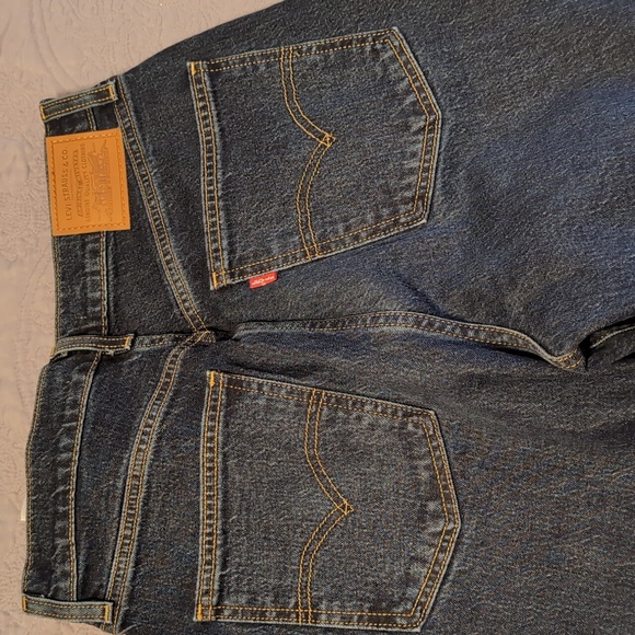 Levi's women's 70's High Flare, Dark Wash - Picture 6 of 7